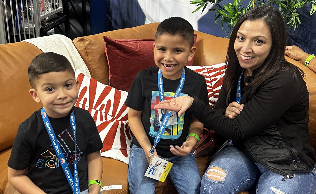 Valero Alamo Bowl tweet media