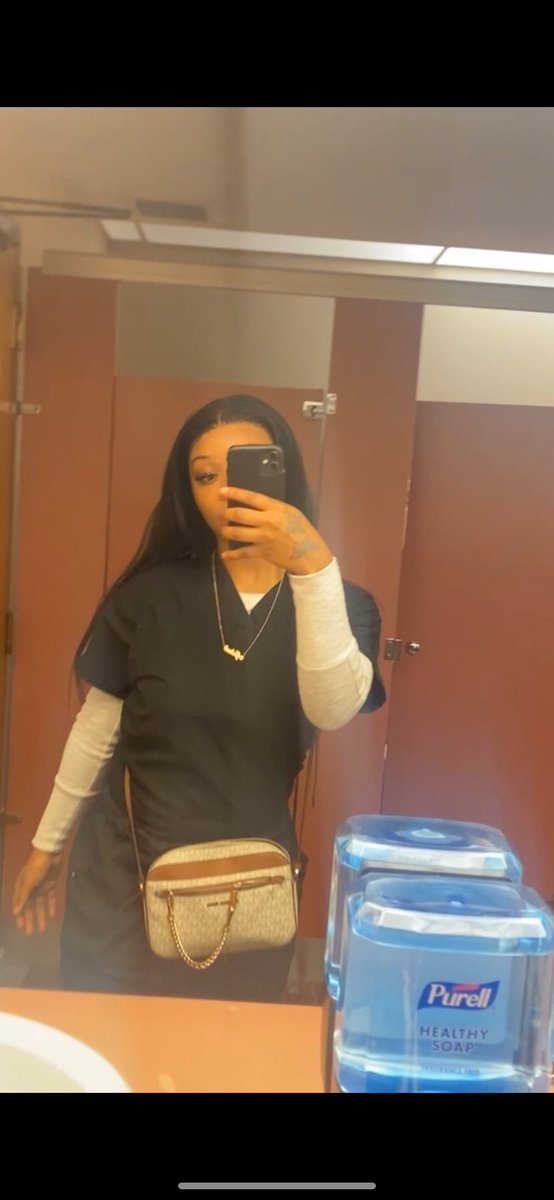 prettyylaaredd's tweet photo. Mwuah 💋, no bars https://t.co/I9XRfLLXm2