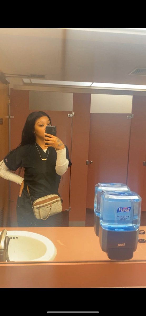 prettyylaaredd's tweet photo. Mwuah 💋, no bars https://t.co/I9XRfLLXm2