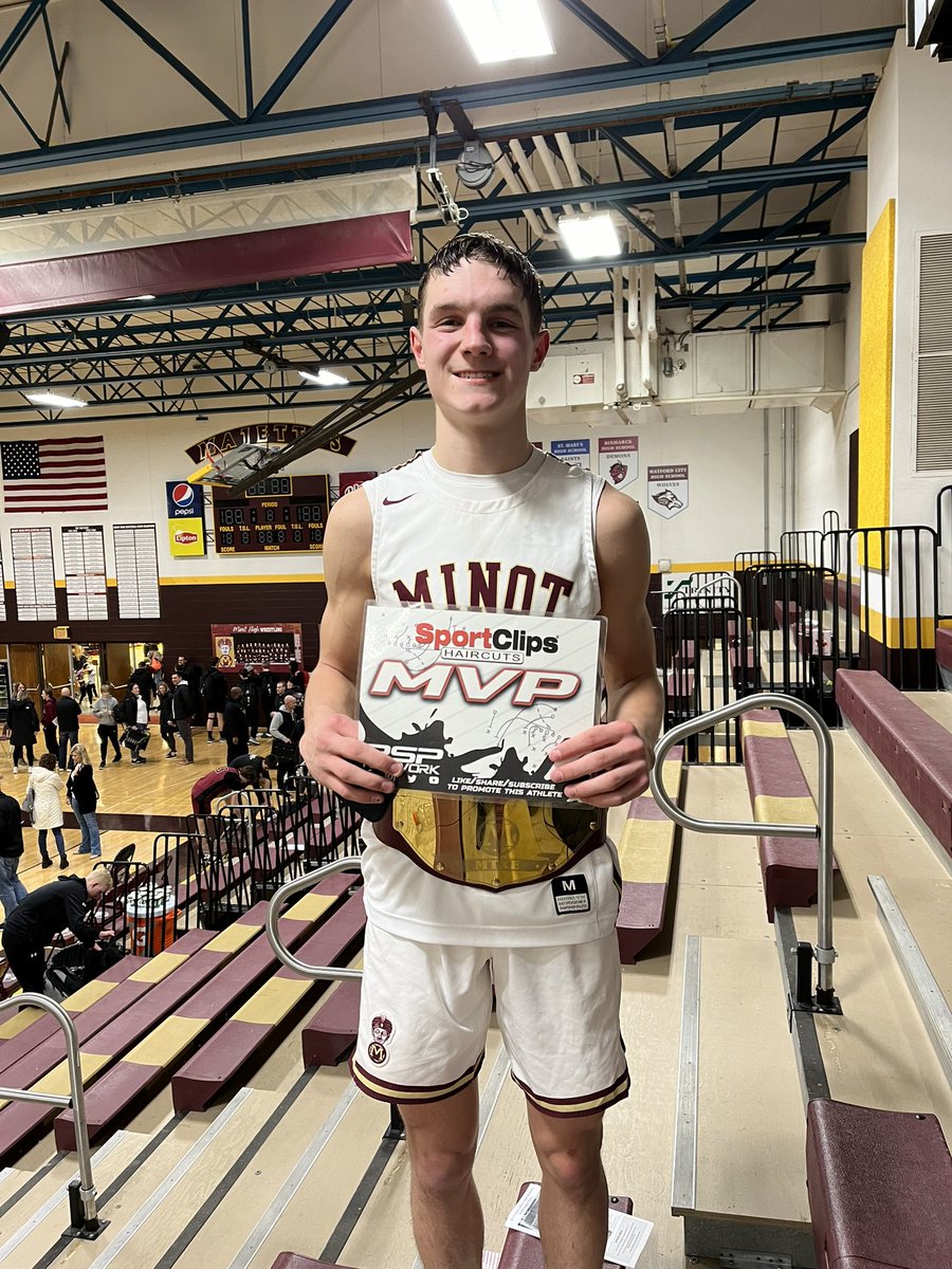 NetworkPsp's tweet photo. BNC National Bank Scoreboard:
#3 Minot 72
#2 Davies 60
Aric Winczewski scored a game high 24 with (6) 3’s in route to the victory. He’s our Sport Clips Haircuts of Minot (Minot, ND)
⏪💻📺 Full Replay: https://t.co/UGEMcQ5far
#NDprep
@WDAsports
@magibasketball
@FargoDavies
@PrepHoopsDakota
@HoopsterThe