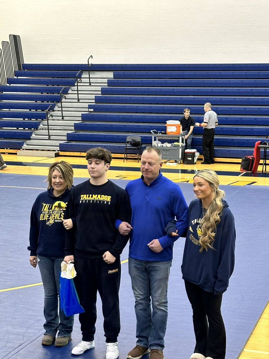 Tallmadge_WR's tweet photo. Congratulations to our Senior Justin Leonard. Justin is the team Captain and is a 3 year letterman who is going into trade school after graduation. Happy Senior night!!! https://t.co/ZHAar6mORX