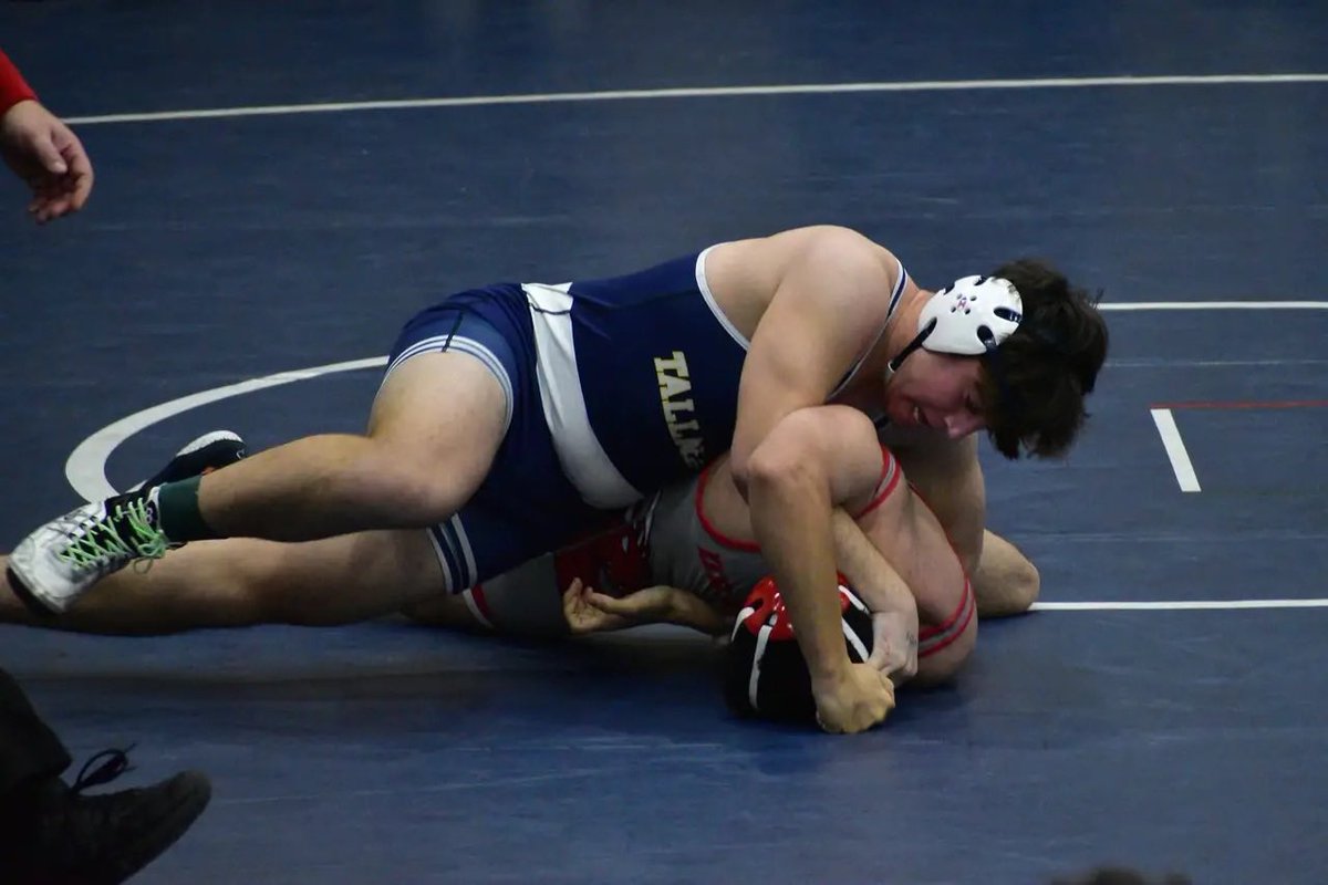 Congratulations to our Senior Justin Leonard. Justin is the team Captain and is a 3 year letterman who is going into trade school after graduation. Happy Senior night!!!