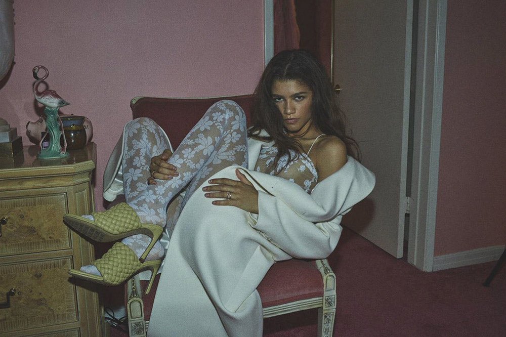 thesoftestaura's tweet photo. zendaya for vogue australia march 2020 issue photographed by daniel jackson, styled by christine centenera https://t.co/G2CmdCAlZu