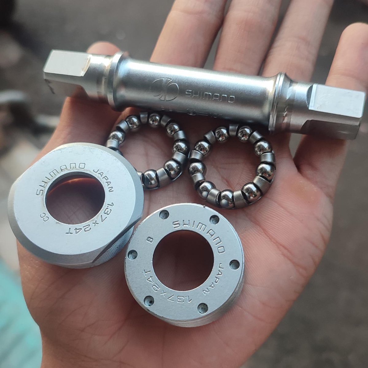 UP_Bike_'s tweet photo. WTS BB shimano 107mm drat BSA

IDR 500K

Order/Negotiation
⬇️⬇️
DM / WA 089526709918

#fnfjb https://t.co/SLqMG8Ud6W
