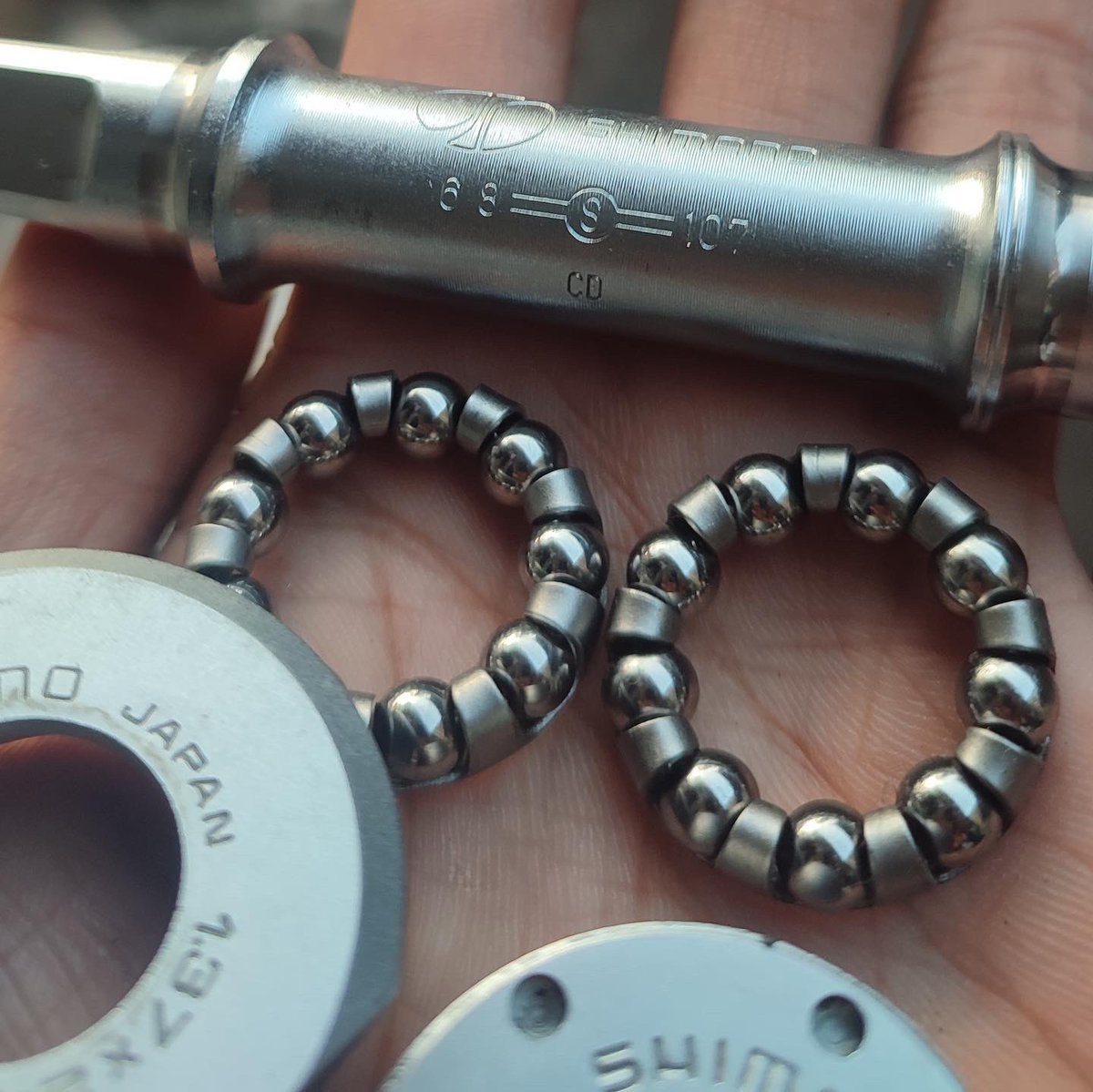 UP_Bike_'s tweet photo. WTS BB shimano 107mm drat BSA

IDR 500K

Order/Negotiation
⬇️⬇️
DM / WA 089526709918

#fnfjb https://t.co/SLqMG8Ud6W