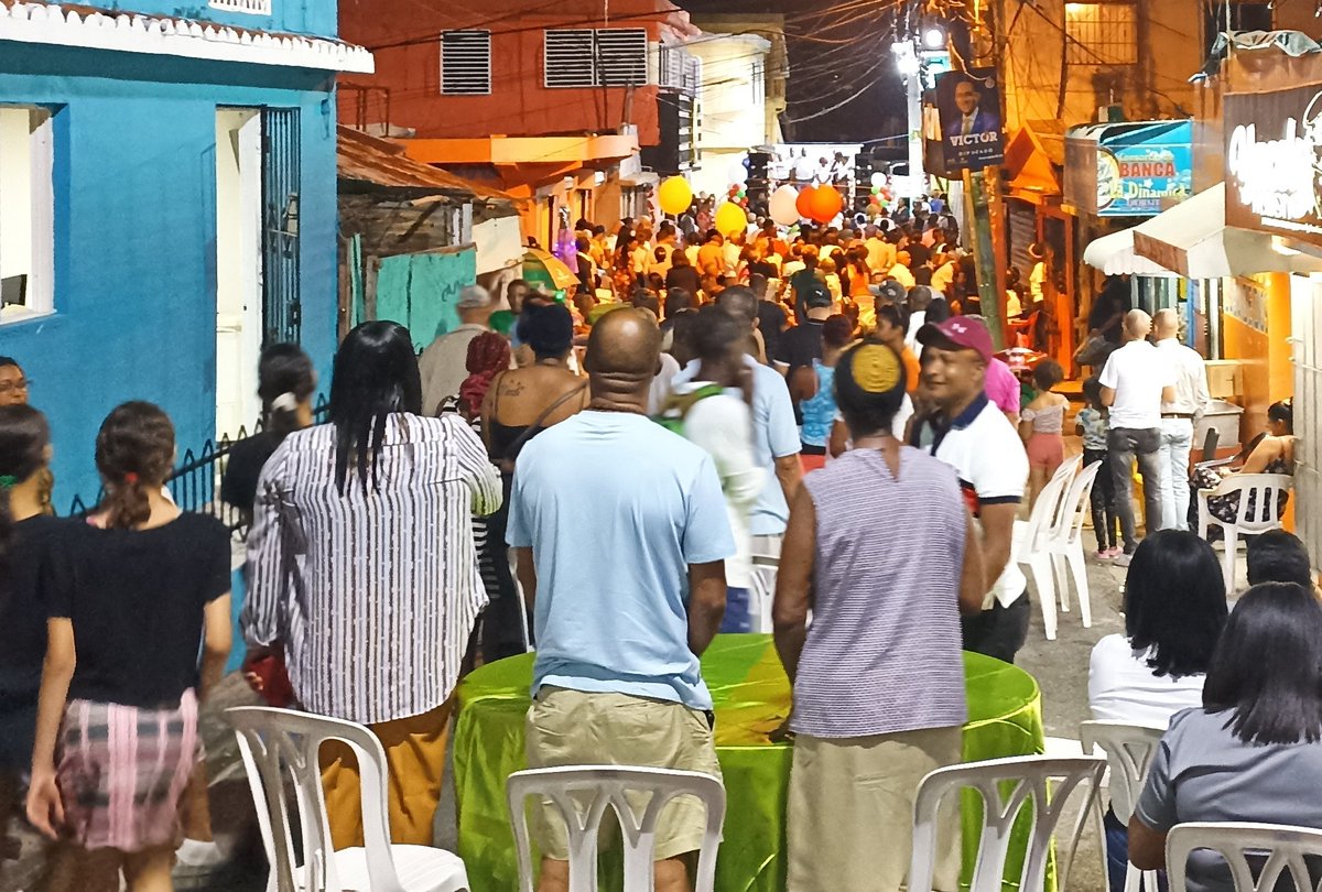 JSocialGSD's tweet photo. Un mar de gente se dieron cita en el encuentro de líderes del sector los Guandules del Distrito Nacional https://t.co/4Eg9OZ0S8m