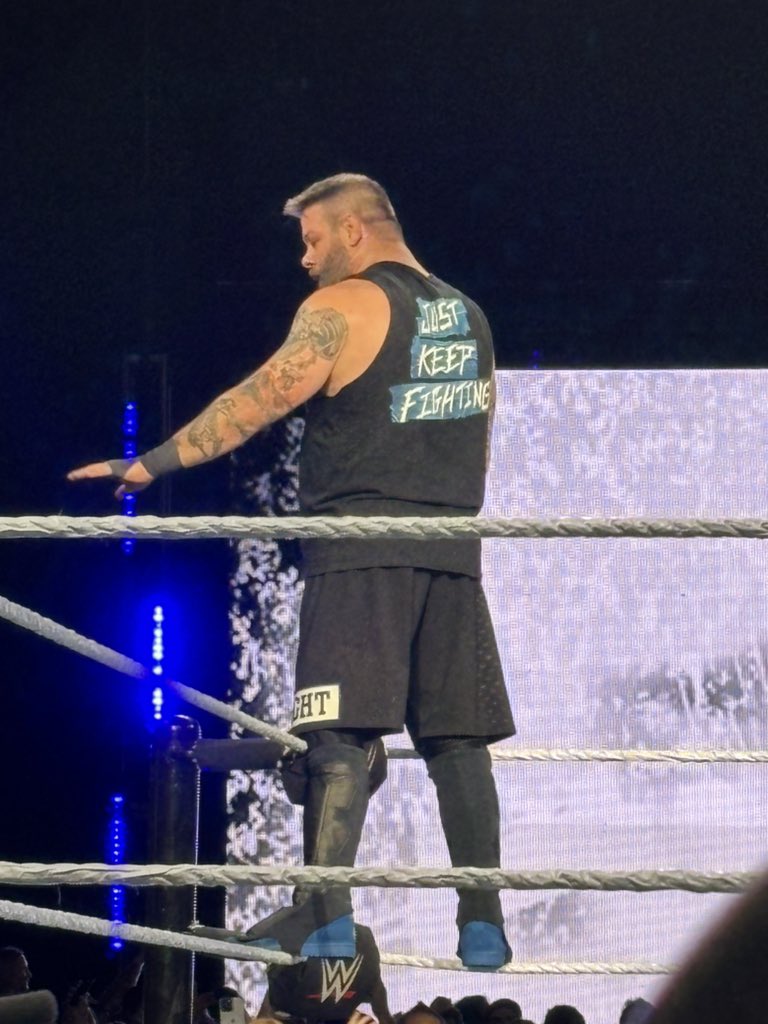 jayladouceur's tweet photo. @FightOwensFight SAVES THE DAY IN #WWEMontreal #MerciKev #MerciSami https://t.co/tiAklY1HIW