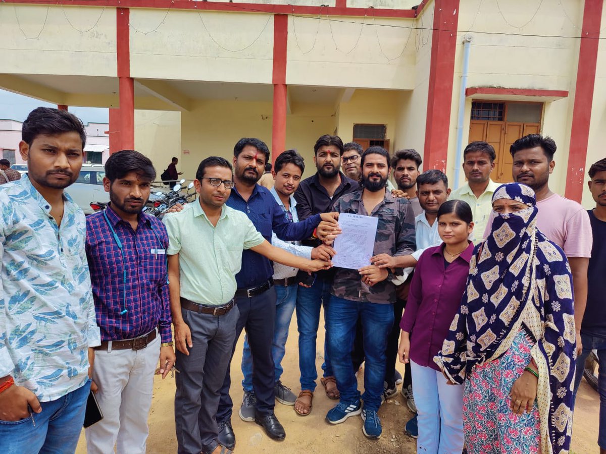 <a href="/CMMadhyaPradesh/">Chief Minister, MP</a>
माननीय मुख्यमंत्री जी मध्यप्रदेश में 12 वर्ष बाद प्राथमिक शिक्षक की भर्ती आई है, और फिर भी नाम मात्र के पदों पर यह भर्ती की गई l सभी उत्तीर्ण अभ्यर्थीयों की आपसे से यही प्रार्थना है की पदवृद्धि करके तीसरी काउंसलिंग कराई जाए l
#POSTINCREASE_MPTET_VERG3