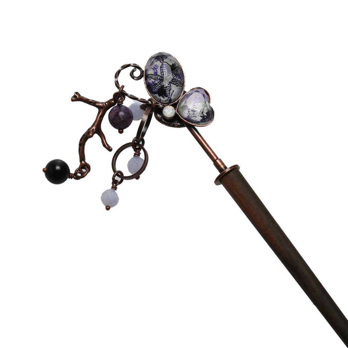 TAMARUSAN_en's tweet photo. 【Restock Announcement】
Exciting news! Our purple single-wing butterfly kanzashi is back in stock! 🦋💜 Add a touch of elegance to your hair and enjoy everyday fashion with this graceful accessory. #Restocked #Kanzashi #SingleWingButterfly #Accessories #Fashion #Elegance https://t.co/NCUd0cze9T