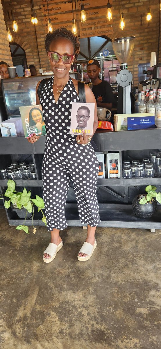 Day 7 :#VisitRwanda Après Noël nous n'avons pas arrêté de faire visiter le pays à nos enfants avec Grand-père.
Alors vers le Sud notre premier arrêt a été fait fait chez <a href="/Stafford_Coffee/">Stafford Coffee Brewers</a> : LE SERVICE IMPECCABLE 👏🏾 AINSI QUE LE BON CAFÉ 👌🏾. 

<a href="/DimitrieSissi/">Dimitrie Sissi</a> et <a href="/UmuhozaB/">Barbara Umuhoza</a> HOBE BEZA.