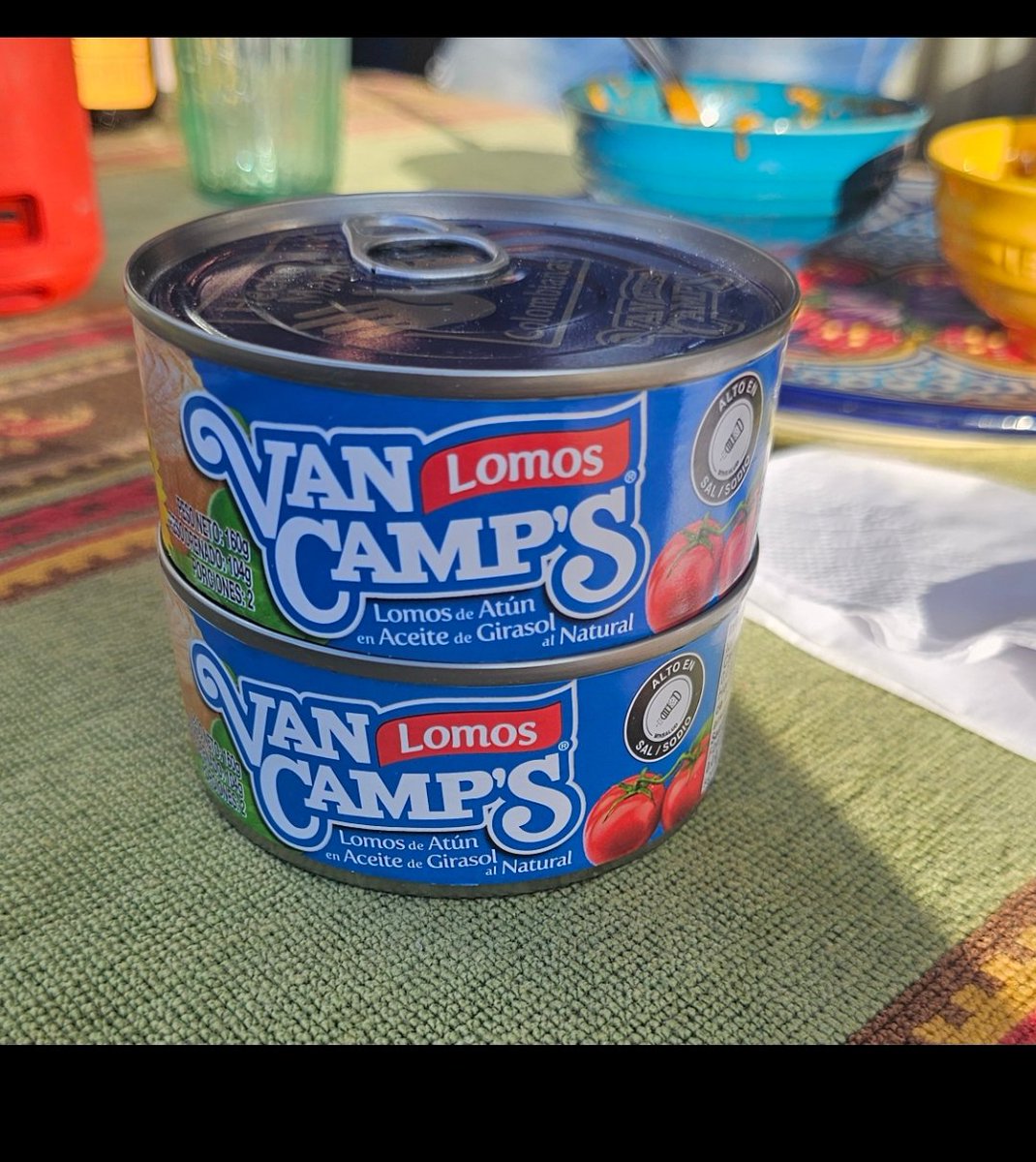 JoseWilmerPache's tweet photo. Usted a quién le cree?  Ante esta polémica? 

Van Camps ♥️
Gustavo Petro .   🔁 https://t.co/JEhrZUDJCn