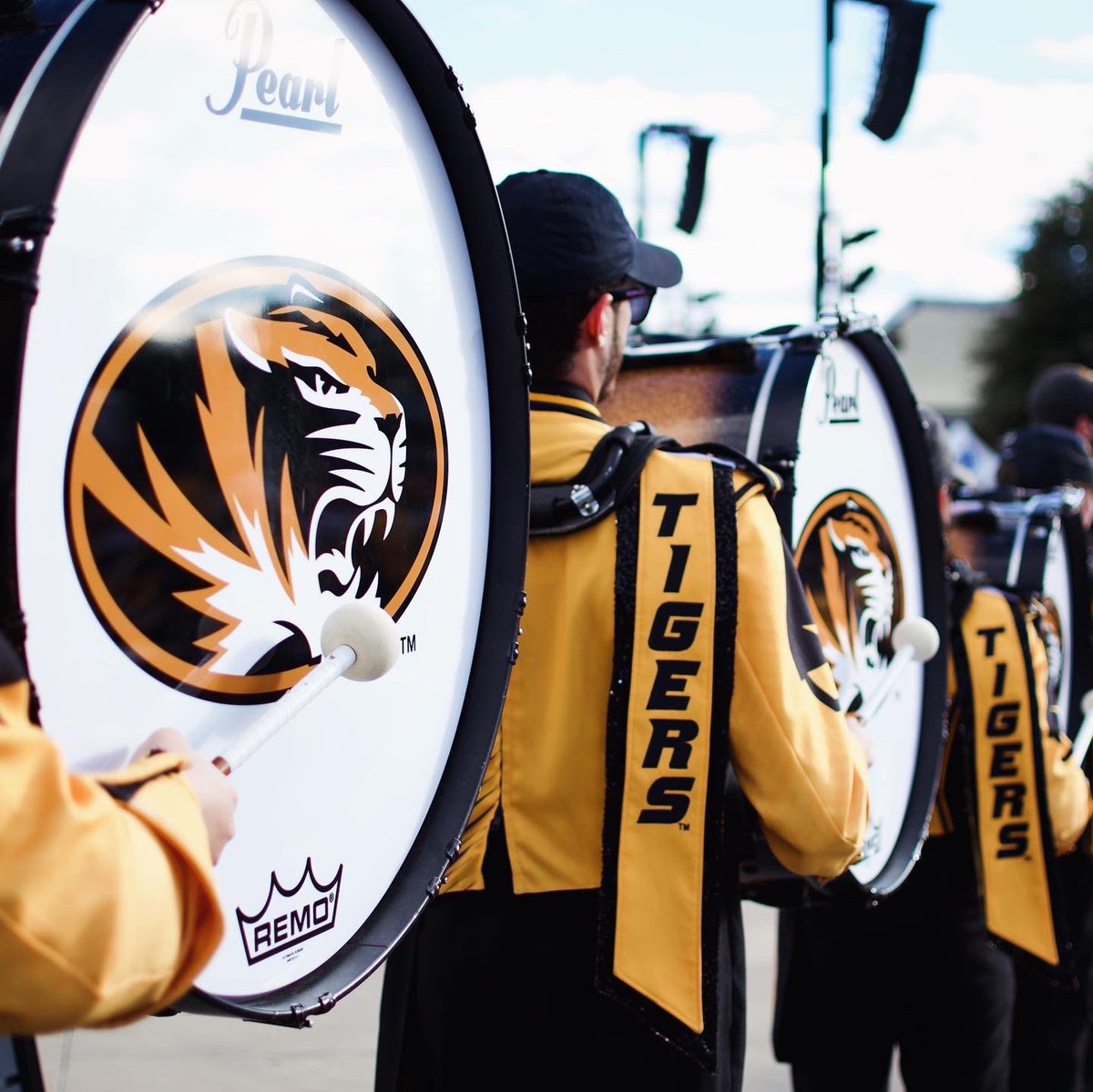 CottonBowlGame's tweet photo. Who brought the heat at todays #GoodyearCottonBowl Classic Huddle Up Fan Fest? Let us know in the comments. ⬇️

Catch their halftime performances tomorrow at @attstadium. 

#LikeNoOther https://t.co/20gEgBq9yg