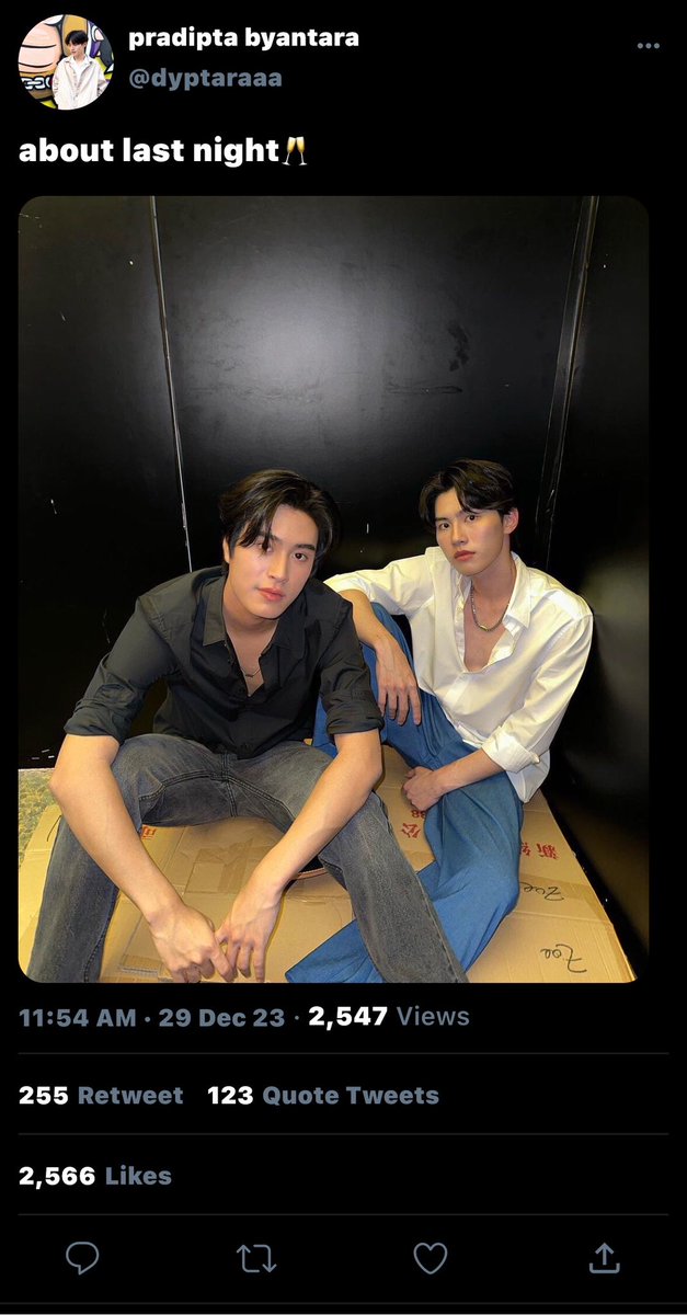 ___lengkara's tweet photo. #aunprom two tweets au
— intro
meet the trouble maker🥰 https://t.co/xC49XEp8Wh