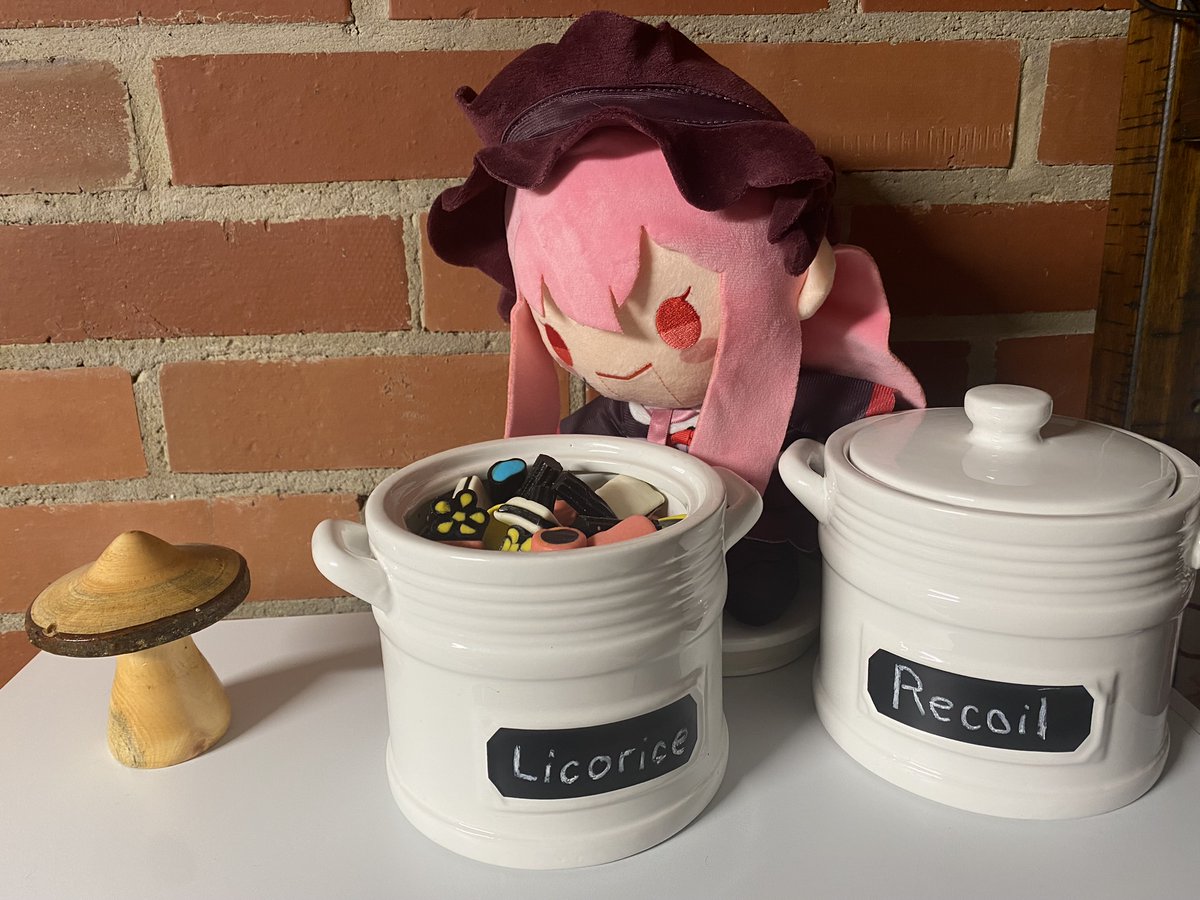 FoMothaRussia's tweet photo. Smol Porcelain Maid came in today #PorcelainPlushie https://t.co/pEdTpgo0U6