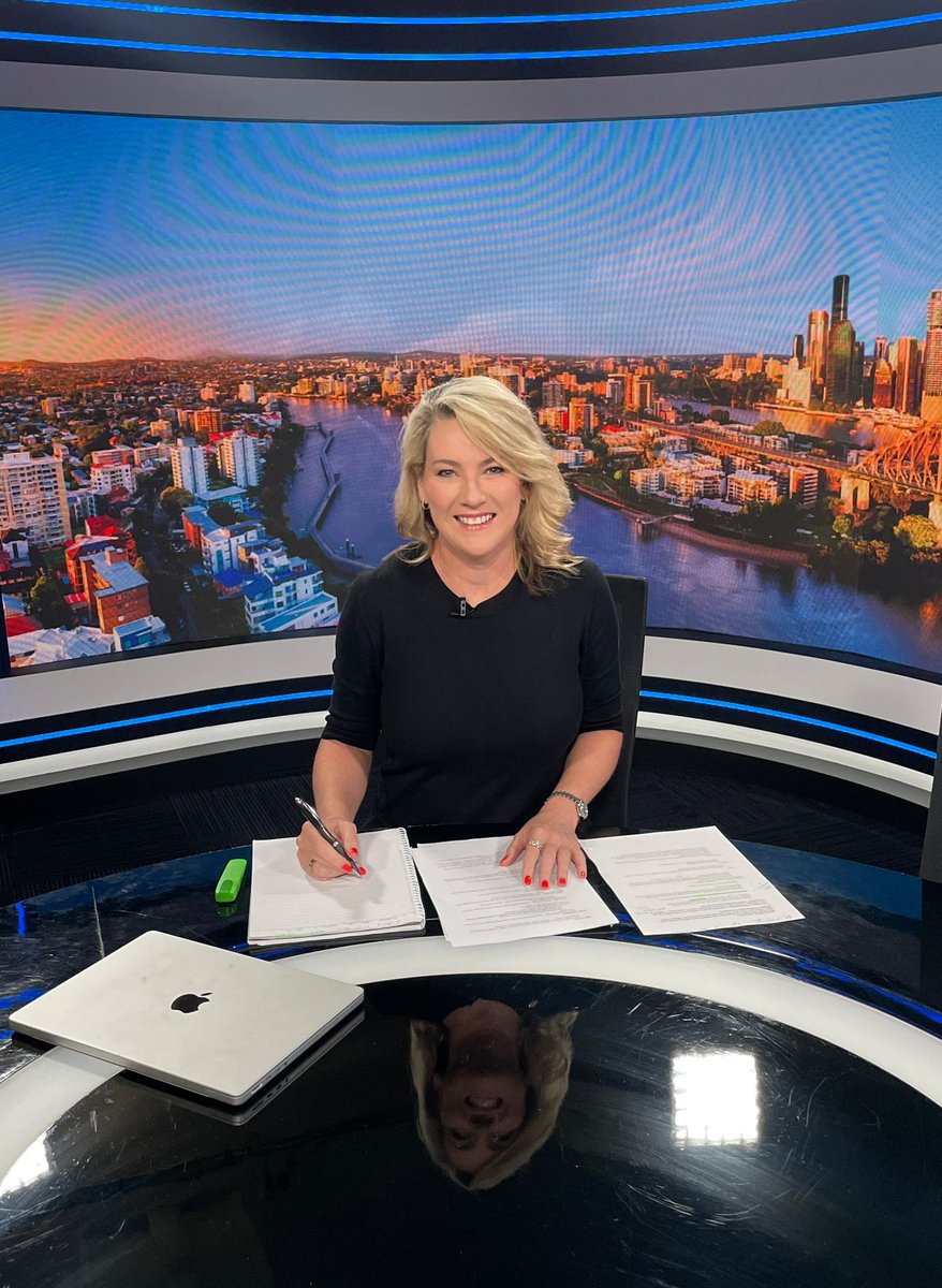 LeisaGoddard's tweet photo. Escaping Qld’s heatwave conditions momentarily to join @carolinemarcus for one last show for 2023. @SkyNewsAust https://t.co/6yyZjEtqkt