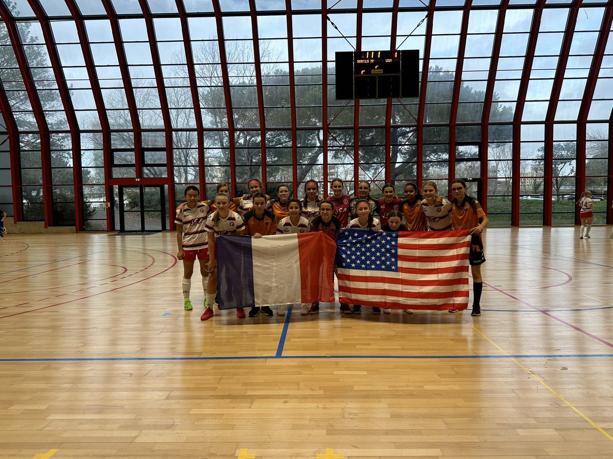 SomSyd's tweet photo. Proud to represent the USA 🇺🇸⚽️ #USYF #Futsal https://t.co/monLI8bv1C