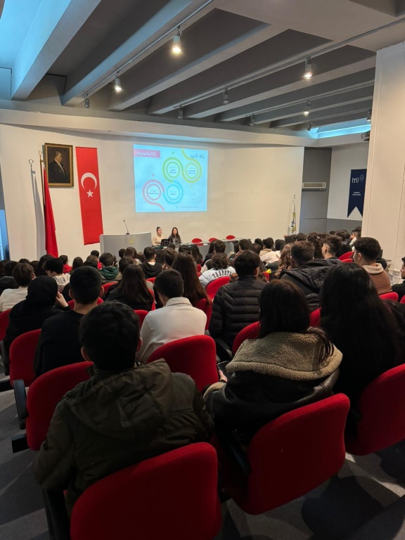 snazifal's tweet photo. Süleyman Nazif Anadolu Lisesi İstanbul Teknik  Üniversitesi (İTÜ) ve Boğaziçi Üniversitesi'ni ziyaret ederek,  üniversite atmosferini yaşama imkanı buldu. @tcmeb @istanbulilmem @avcilarilcemem https://t.co/TIlr4MpxDW