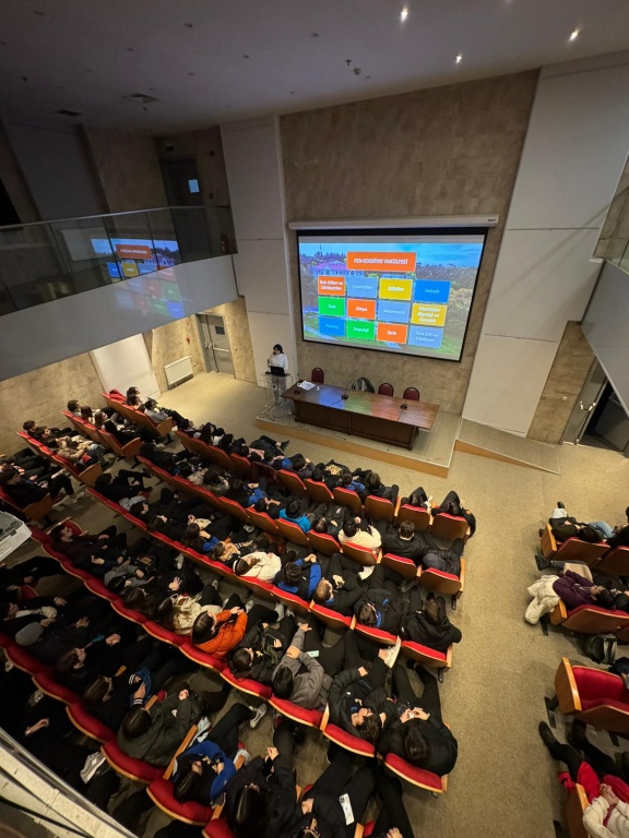 snazifal's tweet photo. Süleyman Nazif Anadolu Lisesi İstanbul Teknik  Üniversitesi (İTÜ) ve Boğaziçi Üniversitesi'ni ziyaret ederek,  üniversite atmosferini yaşama imkanı buldu. @tcmeb @istanbulilmem @avcilarilcemem https://t.co/TIlr4MpxDW