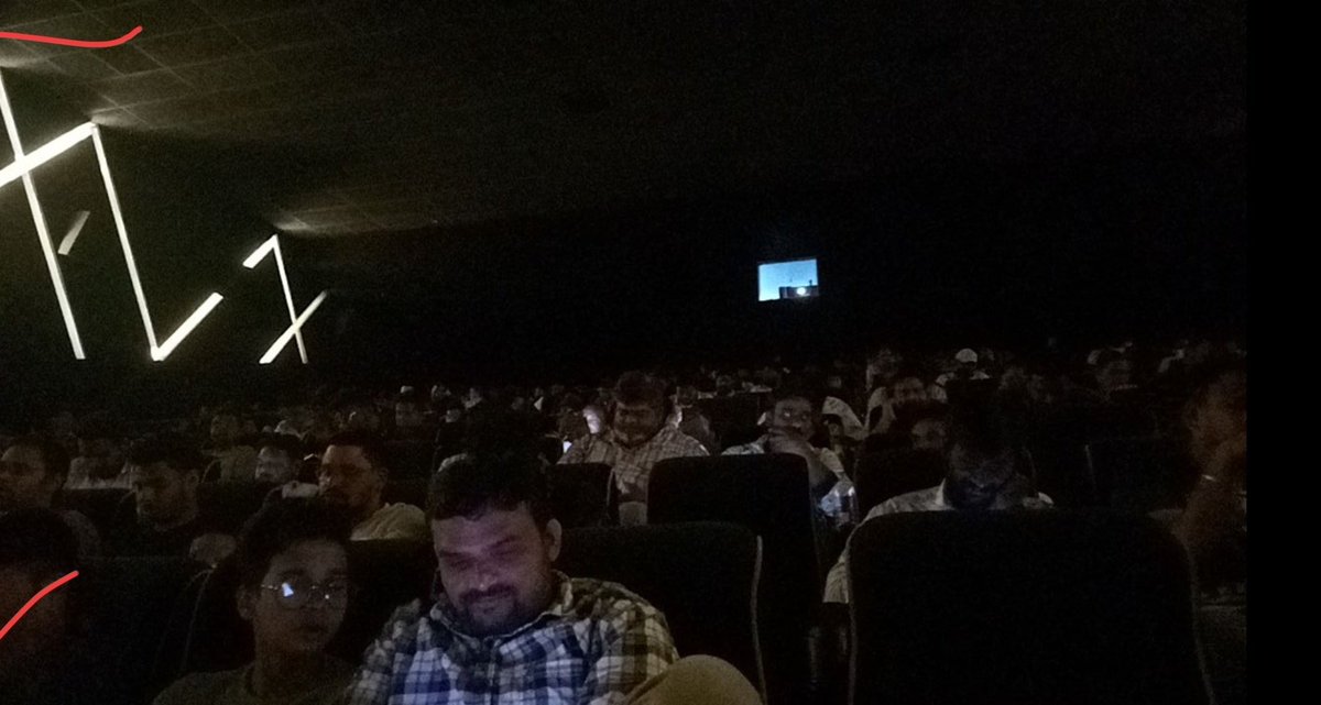 TemperBABI's tweet photo. #DevilonDec29th
#DevilMovie
Guntur GS cinemas almost house full π₯π₯π₯π₯π₯π₯
Very low publicity but positive talk Baga use avutundi π₯π₯
@NANDAMURIKALYAN @iamsamyuktha_ @NaveenMedaram https://t.co/0h7WuOkaOe