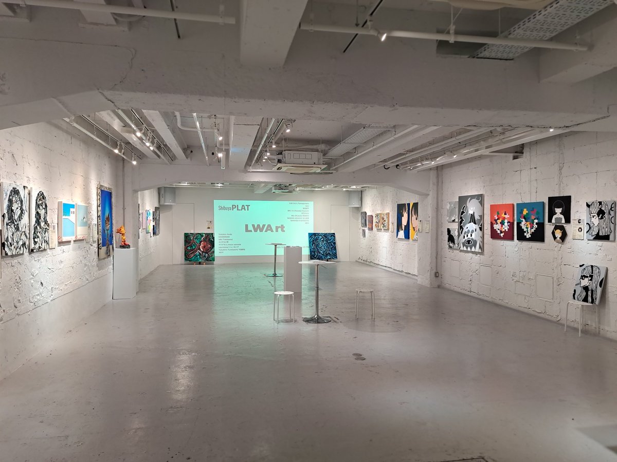 IqouONDmCo40636's tweet photo. SHibuyaPLATで開催されているLifeWithArtへ。
8月のプロレス芸術祭でPICASSOのようなタッチが印象的だったデザイナー岡崎さんの作品をみに。やはりPICASSOだ!力強い!
他デザイナーさんの作品も独創的で素晴らしく。
#岡崎実央
#LifeWithArt https://t.co/E3fRhyc3X3