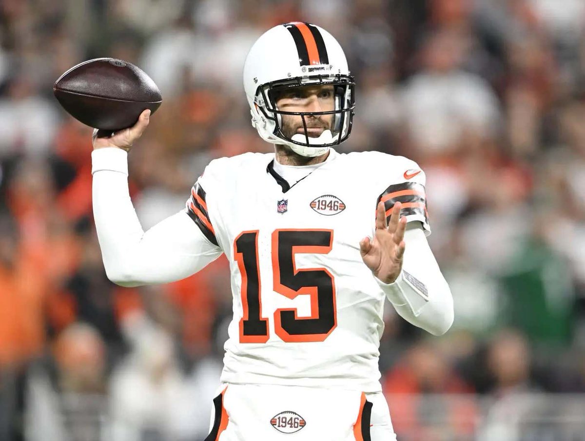 barstoolsports's tweet photo. Joe Flacco Threw For 300+ Yards For The FOURTH Straight Game As The Browns Clinched A Playoff Spot Tonight https://t.co/WL8Iczwsx8 https://t.co/r0VrZt7lSQ