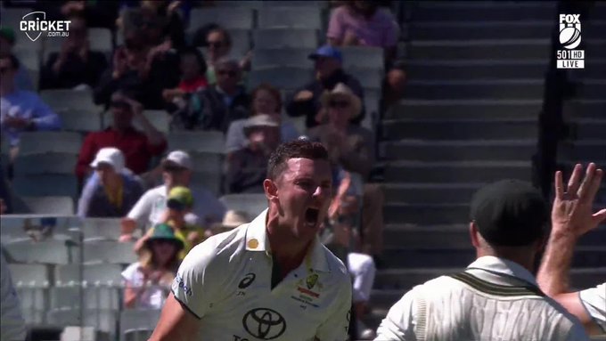Huge moment in this chase! Josh Hazlewood gets the better of Babar Azam again!  📹 Credits: Twitter/cricketcomau