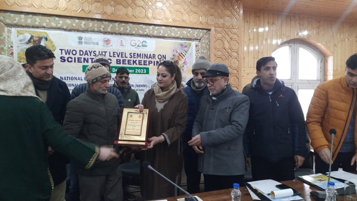 drhinabhat's tweet photo. Presided over Two Days UT level Seminar on scientific Beekeeping Commences at Kashmir Haat Srinagar .@narendramodi @OfficeOfLGJandK https://t.co/yRA2Lwh4IU