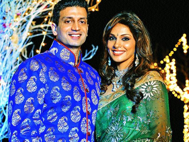 Isha Koppikar and Timmy Narang purportedly separate from following 14 years entertainer responds