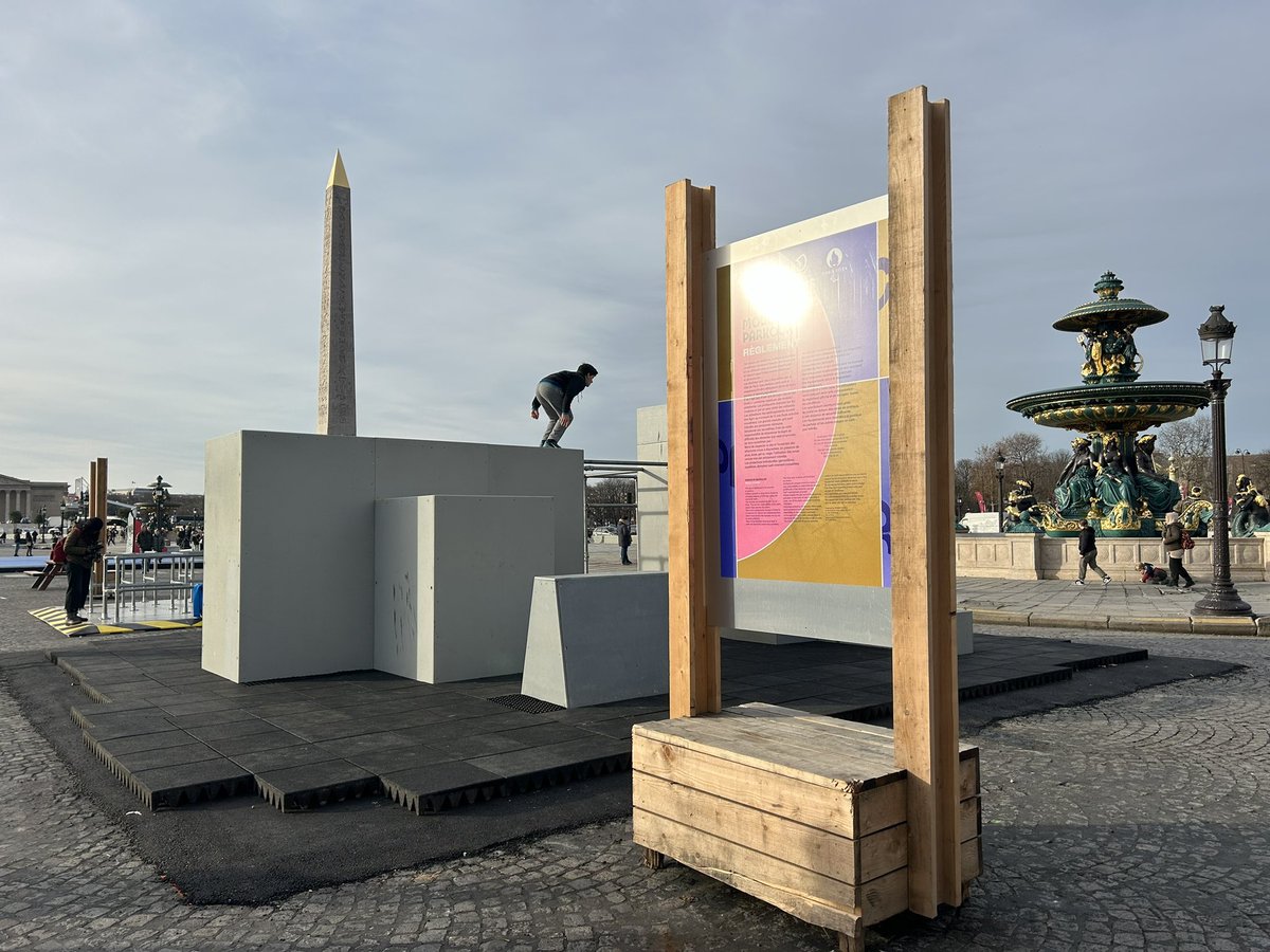 jeromegodefroy's tweet photo. La Place de la Concorde est classée monument historique depuis 1937. Elle est inscrite au patrimoine mondial de l’UNESCO. 

Il faut déposer un dossier auprès des architectes des Bâtiments de France pour changer une espagnolette à une fenêtre de l’Hôtel de Crillon. 

Mais la mairie de @Paris, en toute impunité, se vante de transformer régulièrement ce lieu hautement emblématique de l’Histoire de France en cour de récréation. 

Dernier avatar de cet avilissement : le « Concorde Park » (admirez le franglais) installé pour deux mois. 
Ce serait risible si ce n’était pathétique et scandaleux.