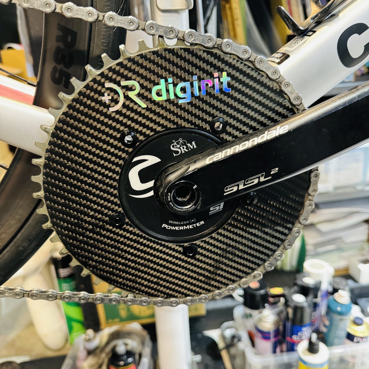 bike_rx's tweet image. 変則性能関係ないフロントシングルはサードパーティ製リングを使いやすい。
PCD110の5穴とか、今や絶滅危惧種ですが、オーダーできます。税込43,750円。

hollowgramクランク対応SRMとか、既に絶滅してます（笑
#digirit