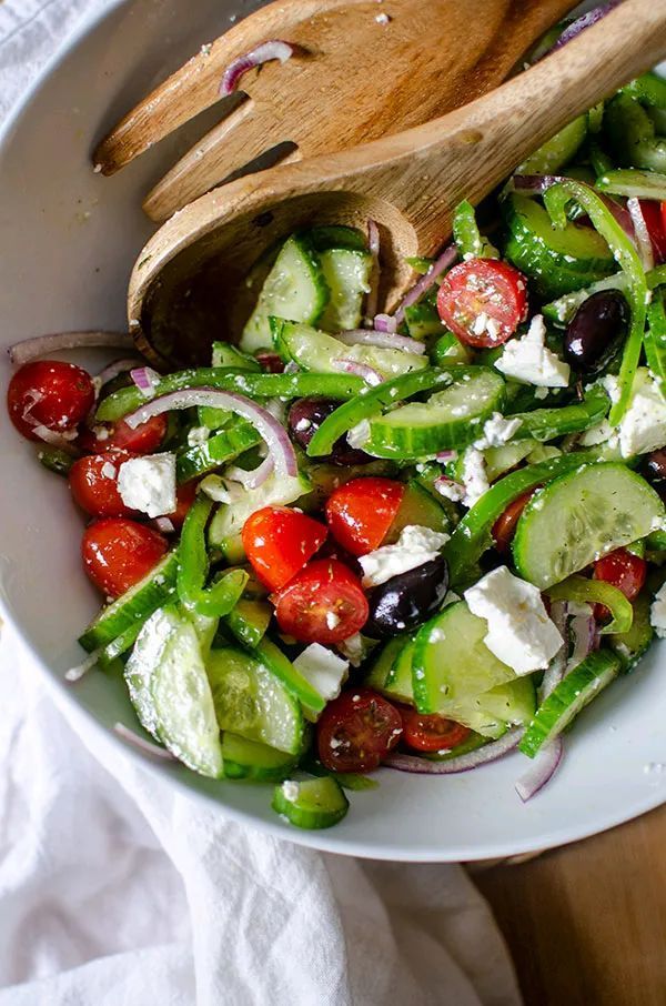 Greek salad is a go-to recipe for me! Click on the link to see what you need and make it too. RECIPE: buff.ly/2YV9xhM #salad #veggies