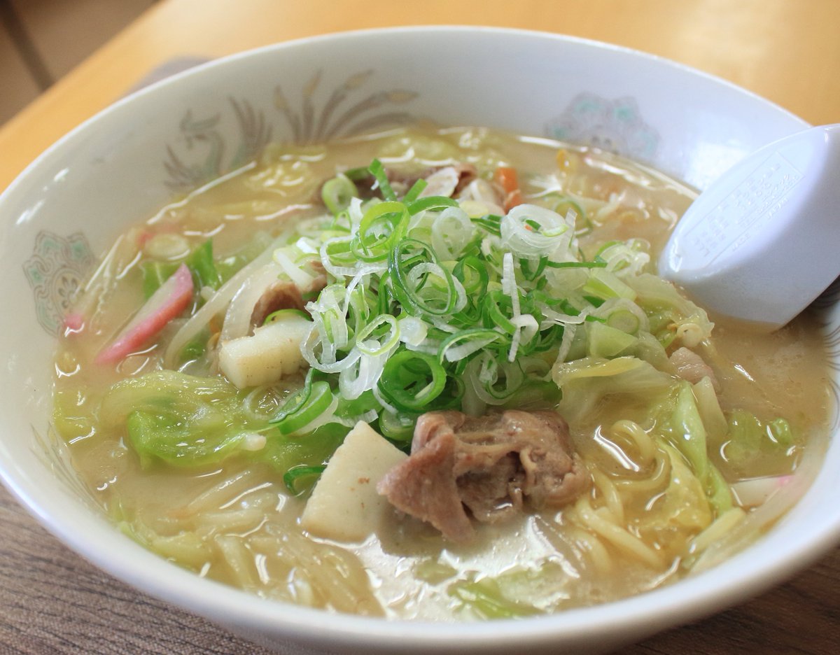 皆様、本年もたくさんのご来店、ありがとうございました✨31日と元旦はお休みをいただきまして、
2024年1月2日からは、なんと！毎日営業致します🙌

年越しラーメンに、ちゃんぽんをおすすめします😊
そして、来年もめんふぁん食堂をよろしくお願いします✨
#企業公式冬のフォロー祭り