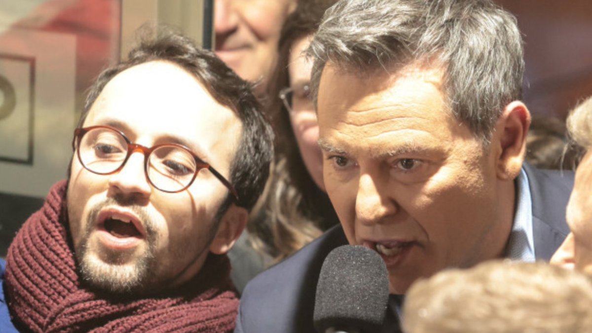 maggiepython's tweet photo. BIZANCJUM § § § W TVP. Świetna robota @Dariusz_Jonski i będzie ciąg dalszy! Ludzie mają czarno na białym, "co do miliona"😮, dlaczego osobniki z mroczną przeszłością chcą, by naród wyszedł na ulice się bić. Żeby skutecznie rozliczyć złote hieny trzeba jednak jeszcze mocno podrążyć w dochodach na boku, dla rządu, spółek, ministrów i krewnych Królika etc. Zapewne najbliżej są posłowie-okupanci 😉Ogromna kasa, często bez faktur, pralnia szmalu. I to nie tylko Adamczyka czy Pereiry. To są setki ludzi - także w ośrodkach - którzy w 3-4 lata stali się krezusami finansowymi. Bo na lot prywatnym helikopterem nad Dubajem to raczej sporo trzeba zarobić, nie? 

§ § § Audyt wysypie tyle trupów z szafy, że szczęki nam pospadają. Audyt plus koledzy z pracy, tacy swoiści świadkowie koronni. Nie wszystko też należało publikować w sieci 😉, choć jutro miało nie przyjść. A jednak przyszło. 

§ § § Do akcji pilnie powinna też wejść skarbówka, bo tak upartych i doświadczonych detektywów sejmowych mamy tylko dwóch. Zanim te wszystkie złote cielce z TVP nie wsiądą do samolotów. A chcą wsiąść.
