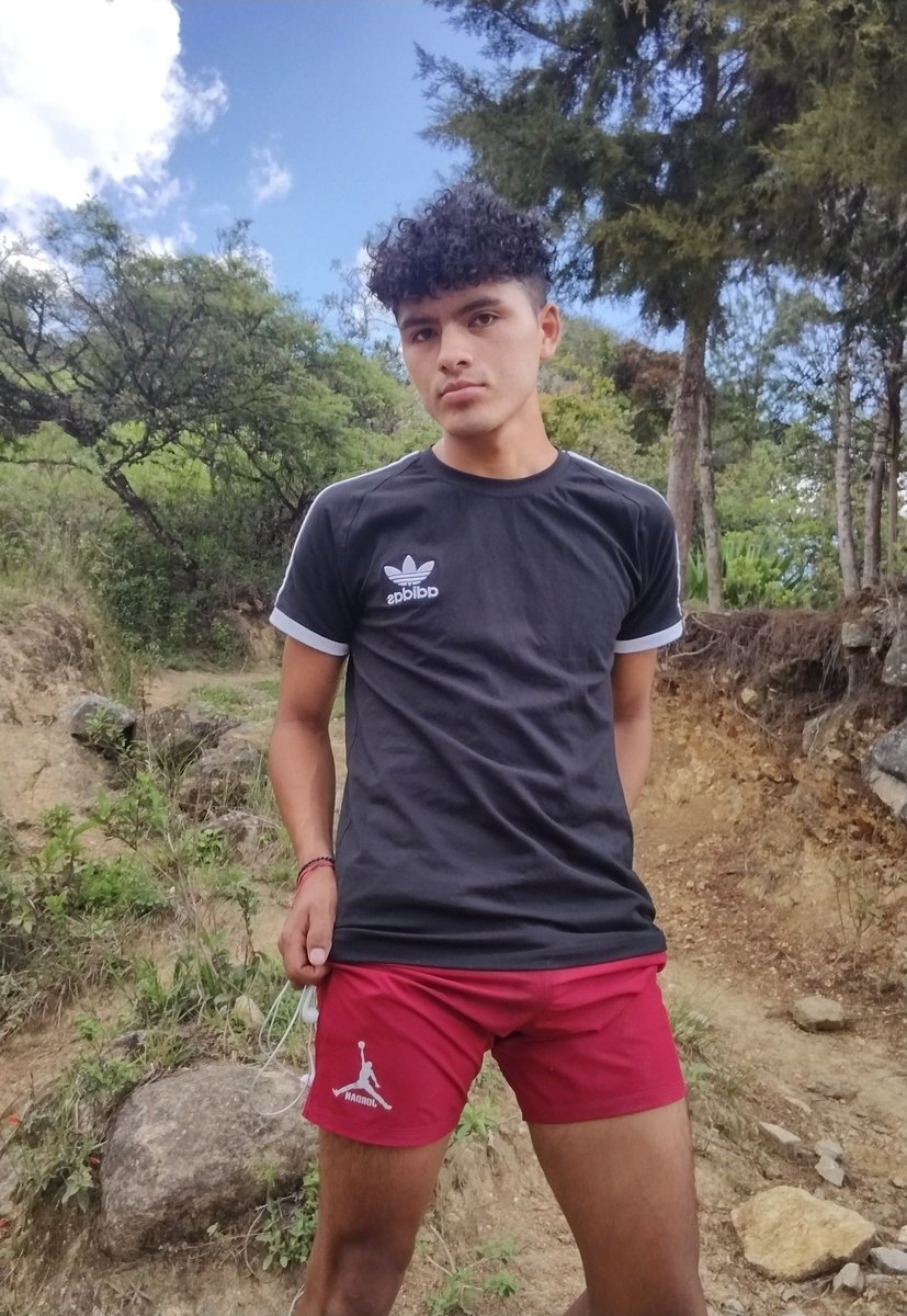 CmateoSanchez0's tweet photo. Amo esta foto 🥺🥺🥹❤️❤️
#rt
 no esperes tenerlo todo 
Disfruta con lo que tienes 
El mayor enemigo 
Es el tiempo 
#lajuventudseacava https://t.co/MhTmi88pMY