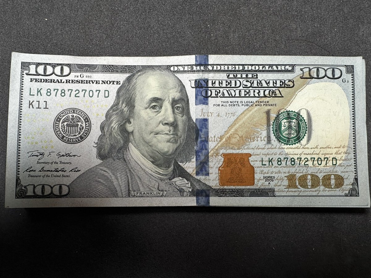 Sim, isso mesmo, você só precisa de um telefone celular para participar de nosso trabalho on-line de meio período, responsável por curtir e seguir blogueiros famosos do YouTube e ganhar uma renda de 200 a 800R$ todos os dias.