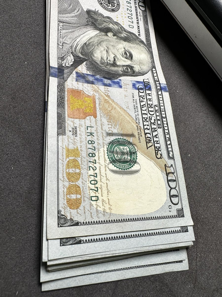 É isso mesmo. Você só precisa de um telefone celular para ingressar em nosso trabalho de meio período on-line. Você é responsável por seguir e curtir certos blogueiros famosos da Internet, como o YouTube. Você pode ganhar de 200 a 800R$ por dia.