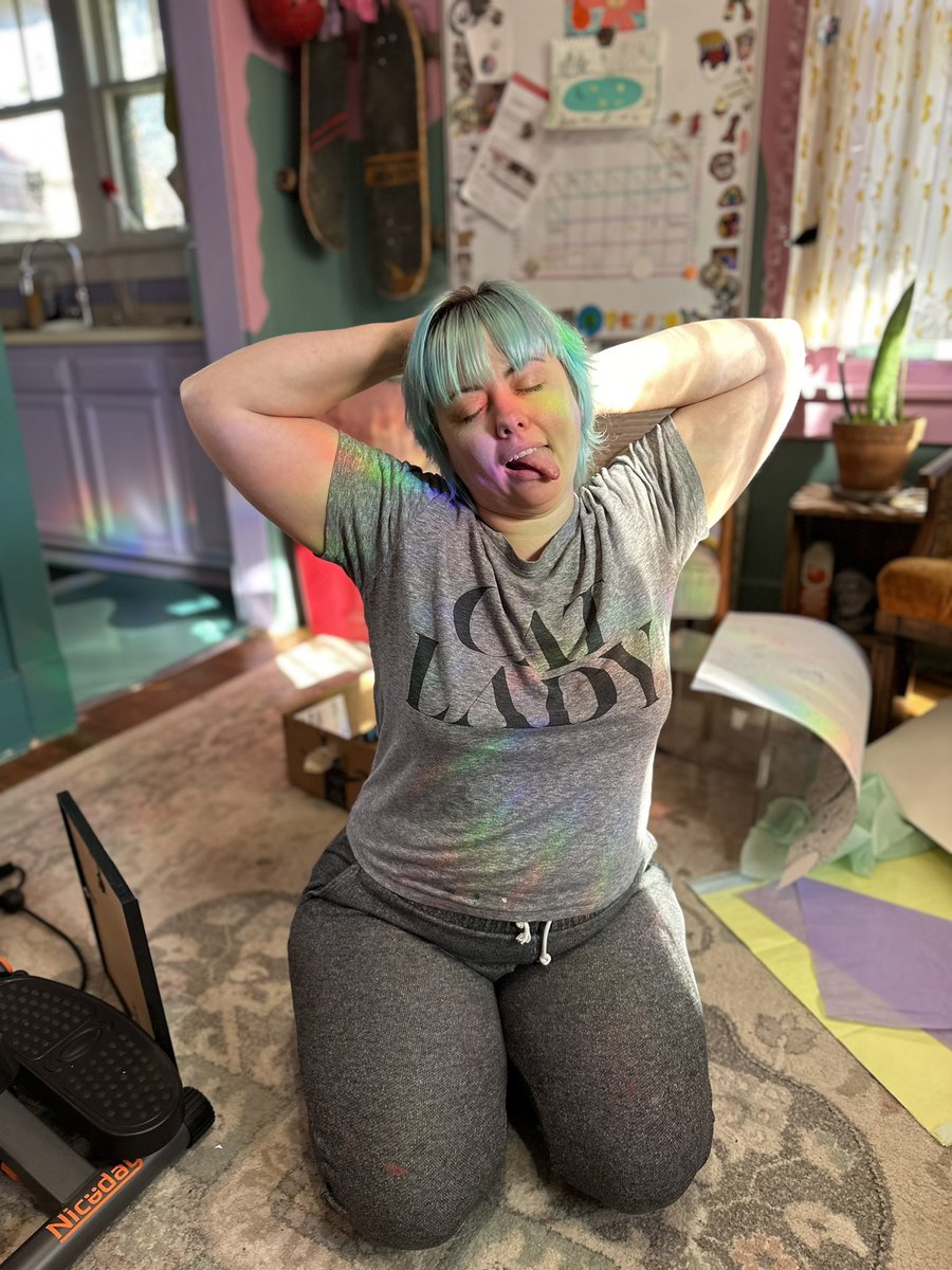 averygetscake's tweet image. This is my best friend @LindseyDoesThis