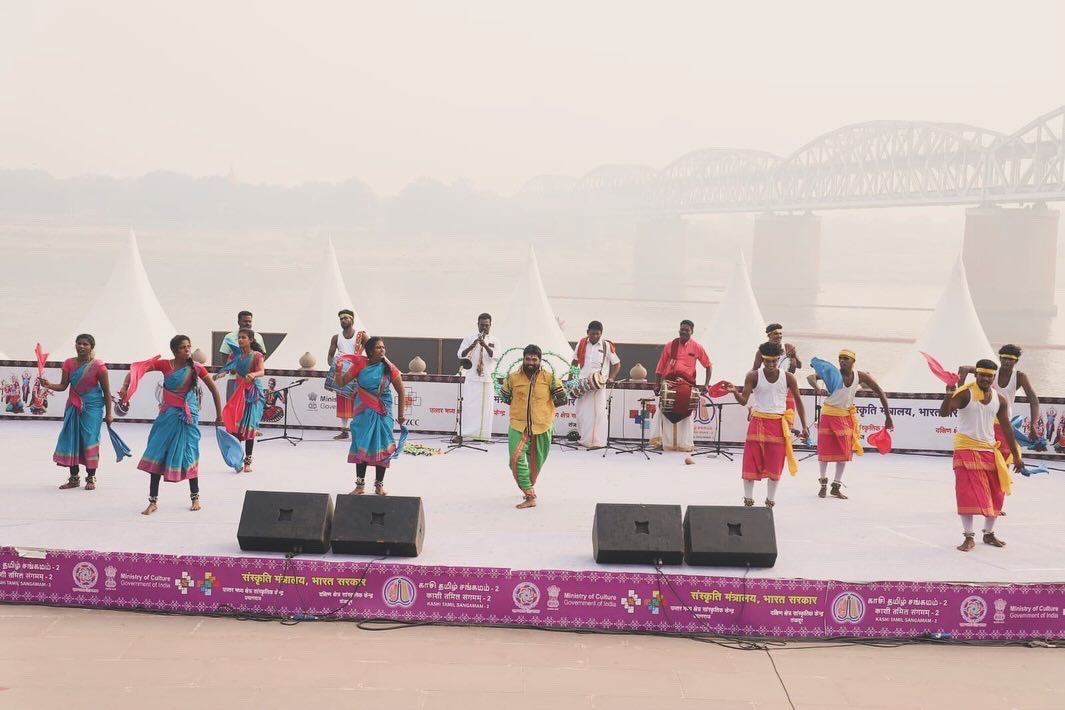 Vibrant moments of Kashi Tamil Sangamam organised at Namo Ghat, Varanasi! #VaranasiSmartCity #NamoGhat @KTSangamam @narendramodi @myogiadityanath @HardeepSPuri @JSecretary_SCM @EduMinOfIndia @SmartCities_HUA