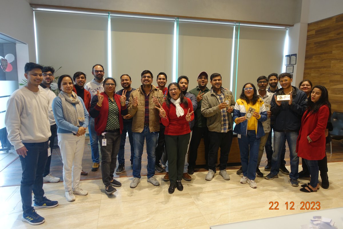 SystiqueStories's tweet photo. #Christmas is always a merry occasion at @hsccorp. Be it the delectable Plum Cake or the joyful “office” #Santa spreading the cheer. With the #NewYear almost in sight, the #celebrations & #memories will be replicated in 2024 but with a renewed spirit!
#ChristmasAtHSC #LifeAtHSC https://t.co/Rg5YlQpNzd