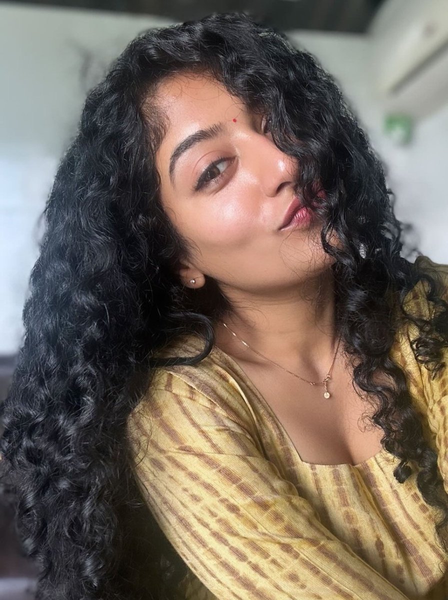 Anjali (@ianjalinair) on Twitter photo Chilling with the air 🤗 Chilling with the air 🤗