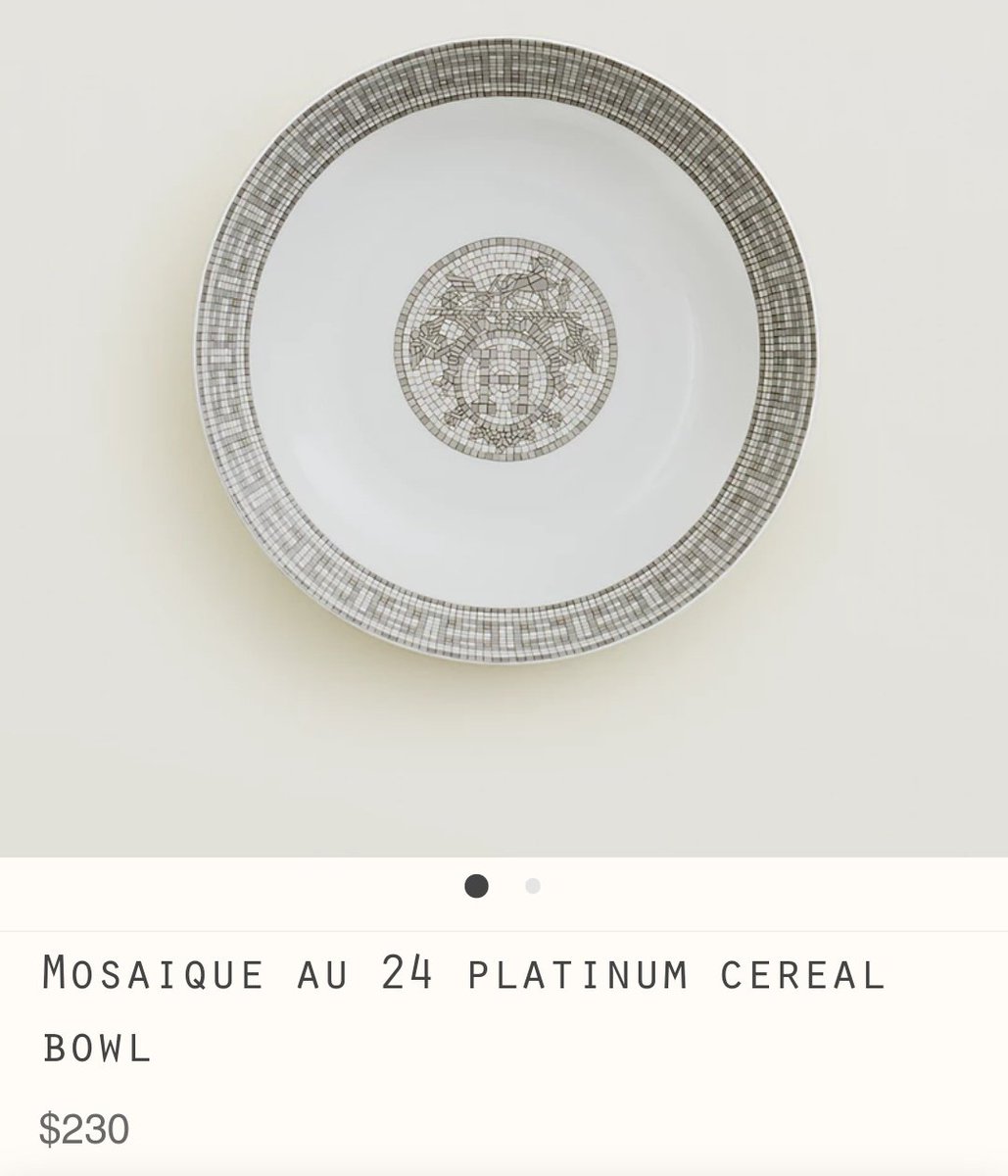 kyuhyun_kr's tweet photo. Mind you... The price of the plate he's plating that monstrosity on.... https://t.co/58atonAIH1