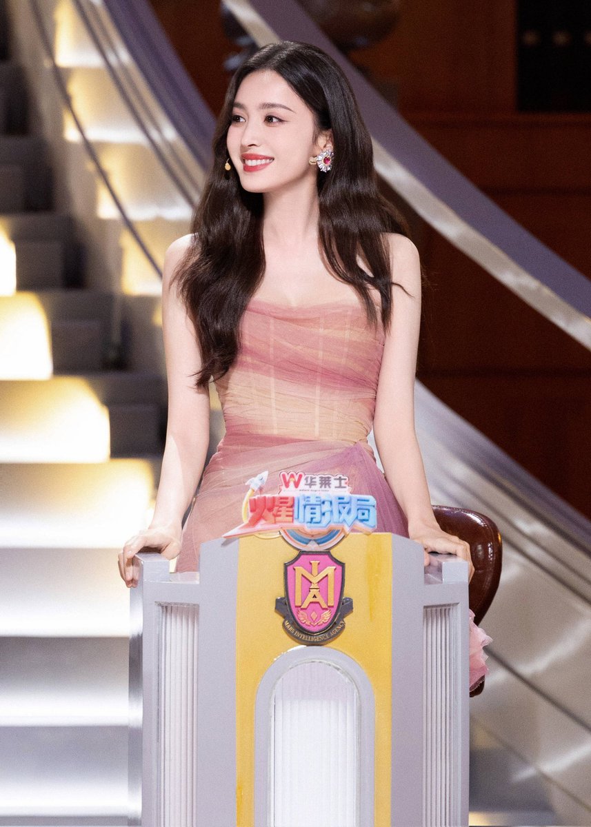 nazhagallery's tweet photo. #Nazha for Youku variety show #MarsIntelligenceAgency
#Gulinazha #古力娜扎 #娜扎 https://t.co/2TfuxbfZu1
