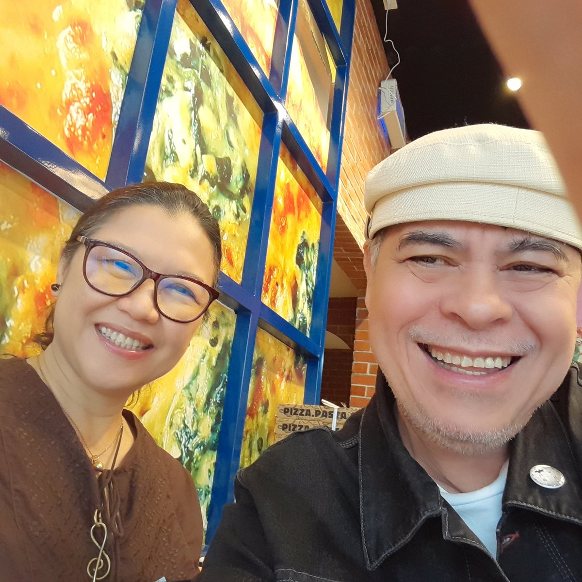 JohnnyAlegre's tweet photo. Best wishes to all of you. ♡ https://t.co/QZICPNVdOk