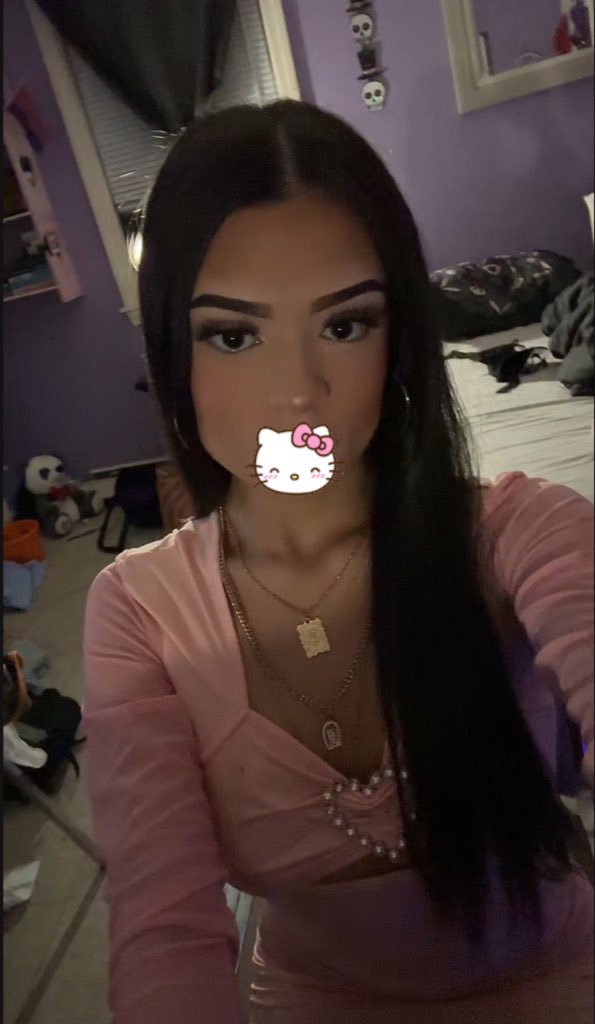 ValDiaryNSFW's tweet photo. Put the tip where Hello Kitty is, I have a warm home for your friend😘
#nsfw #pyt #latina https://t.co/w9fruY9z2y
