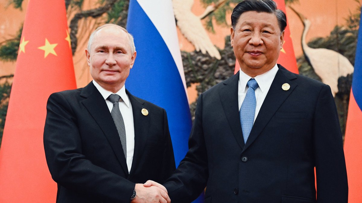 BREAKING:

⚡ 🇷🇺🇨🇳 China and Russia have completely stopped using the US Dollar in their trade transactions.