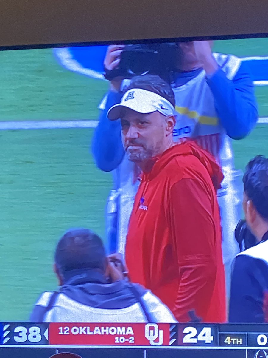 Congratulations to <a href="/CoachJeddFisch/">Jedd Fisch</a> and my guy <a href="/CoachAVH/">Aaron</a> on an amazing comeback bowl win! Two of the best people I worked with at Michigan. Building something special out there in the desert! 6 takeaways!! #BearDown