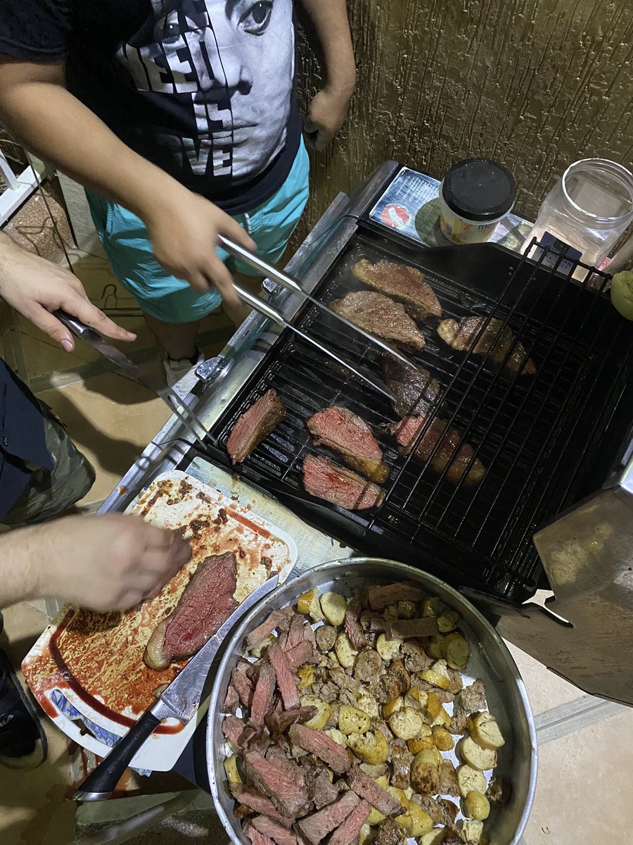 efrancampos's tweet photo. Se pasó de cocción la carne https://t.co/iBrKDasrZF