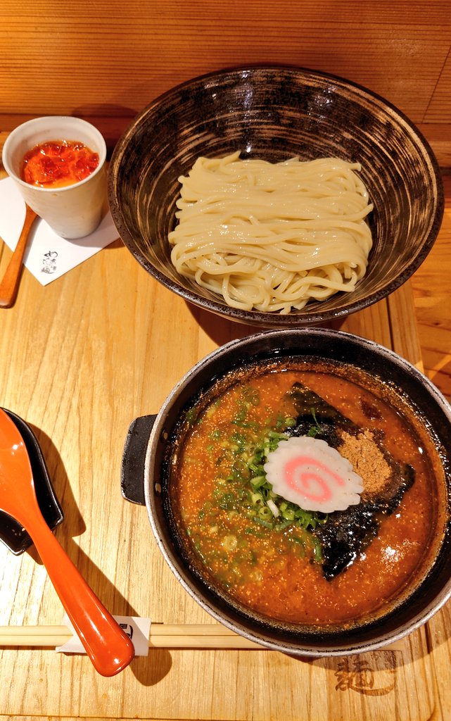 「久し振りにめんたい煮こみつけ麺食いに来たらプリンがめちゃくちゃ美味くて飛んだ」|🍞矢口華江🥐多忙💀のイラスト