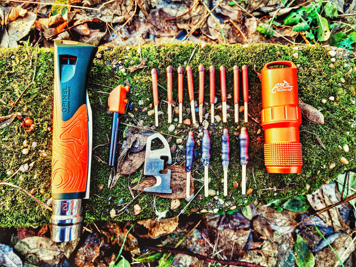 magyarkesek's tweet photo. Outdoor EDC szett.
#edc #outdoors #outdoorliving #outside #Knife #KnivesSet #opinel #helikontex #Hungary #Hungarian #bushcraft #knifelife #GetOutside #hike https://t.co/XYaMVcpbSd