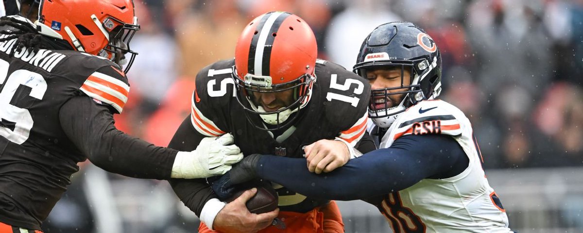 '🐻🏈 Montez Sweat is on fire this season with the Bears! 🔥 Currently turning in the best performance of his career, he's a force to be reckoned with on the field. Bears fans, rejoice! 🙌🔶🔷 #MontezSweat #Bears #NFL #CareerBest'